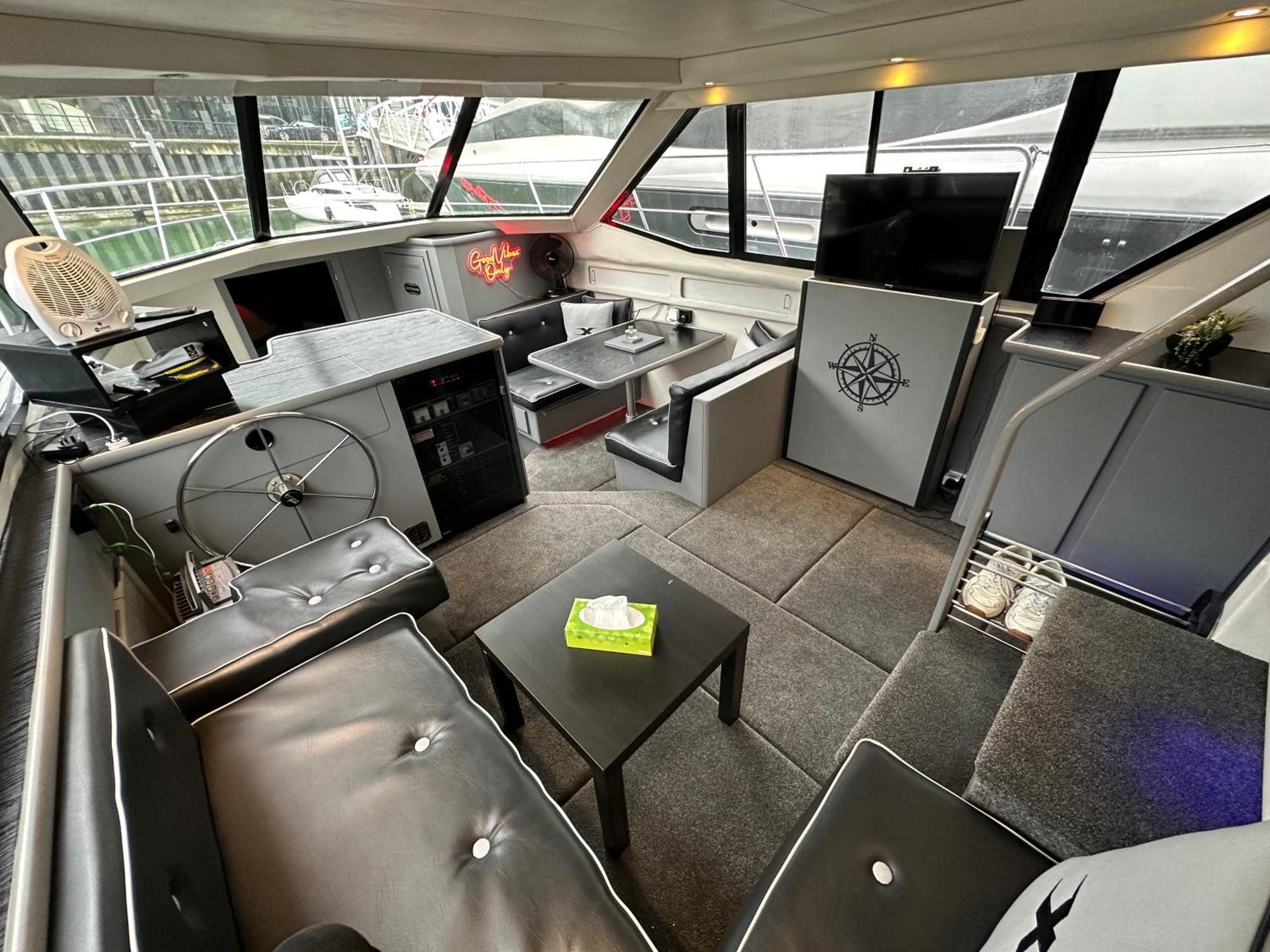 Yacht "X": Luxury Marina Stay with City Access Southampton Exterior photo