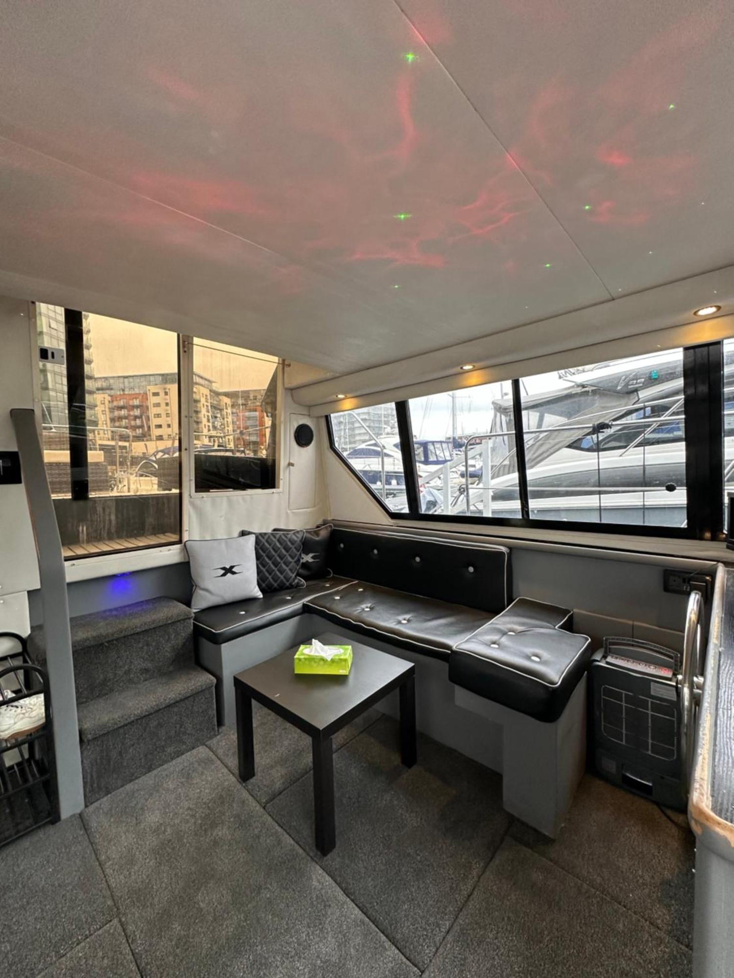 Yacht "X": Luxury Marina Stay with City Access Southampton Exterior photo