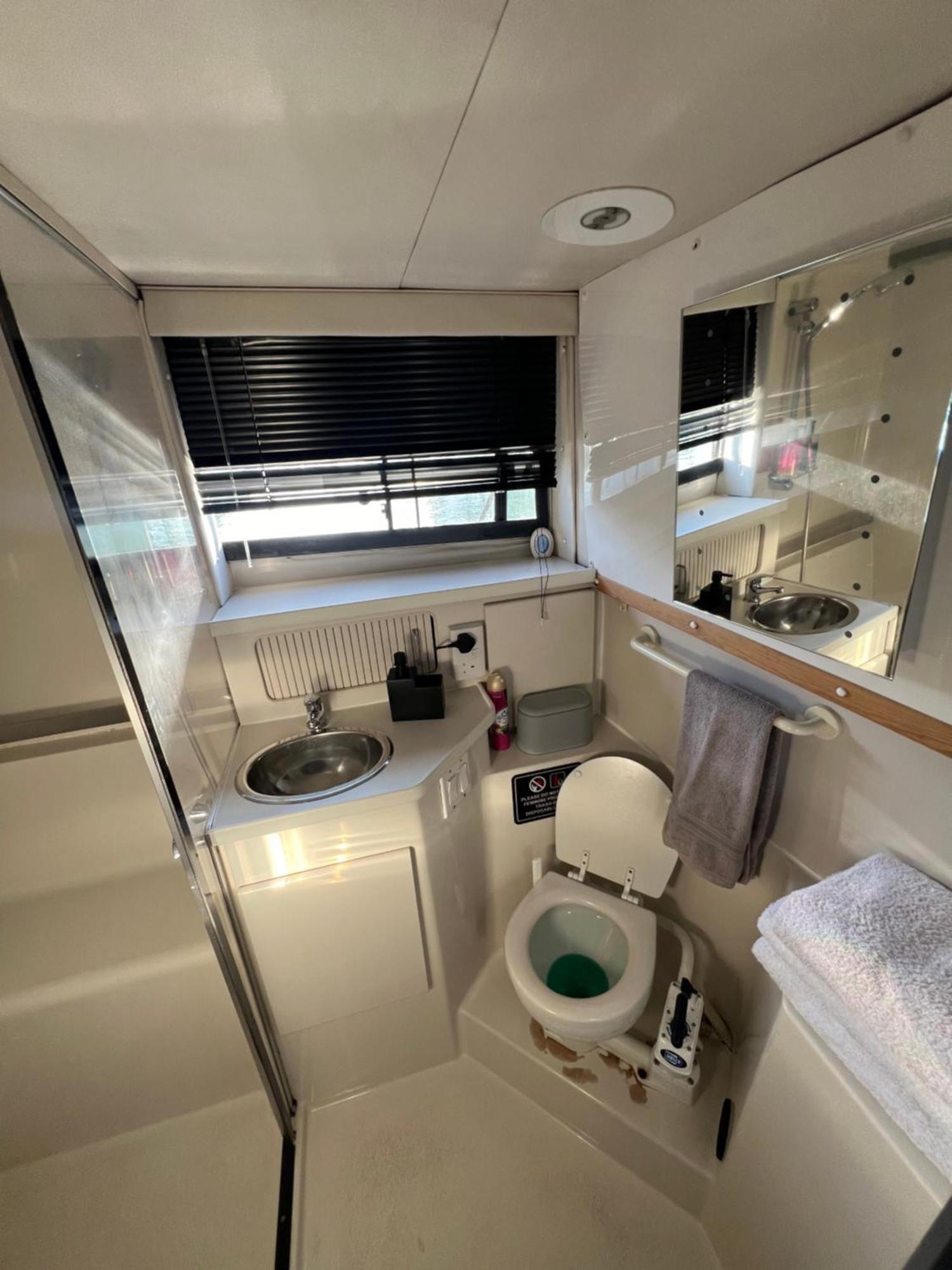 Yacht "X": Luxury Marina Stay with City Access Southampton Exterior photo